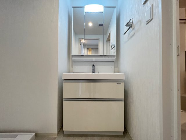 Vinoプレジオ本町の独立洗面台