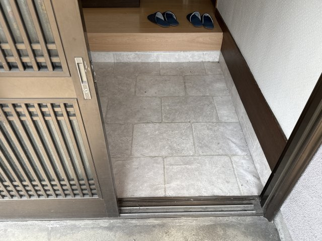 有田　今在家一戸建の玄関