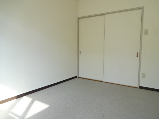 大西マンションの寝室