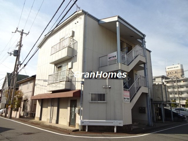 大西マンションの外観