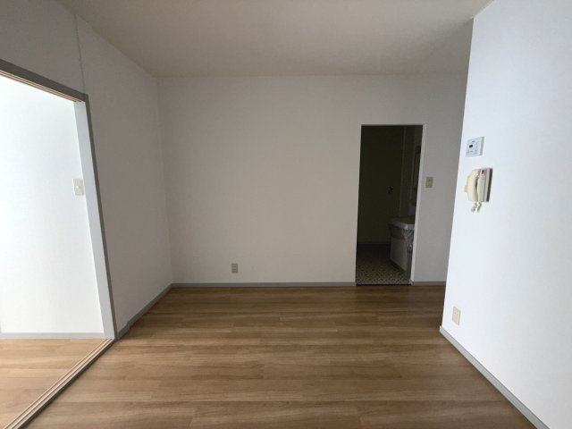 サンライフ雅の居間・リビング