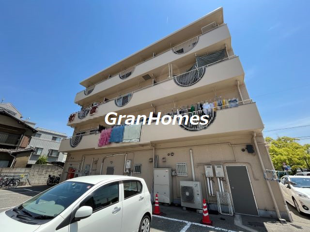 飾磨サンハイツの外観