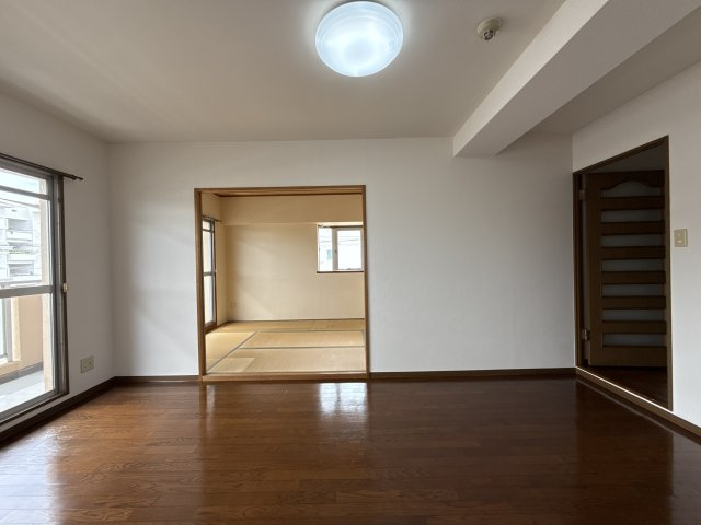 メゾンⅠの居間・リビング