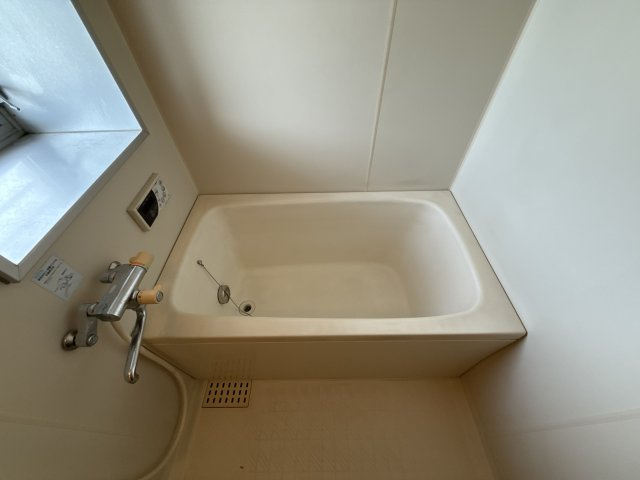 メゾンⅠの浴室