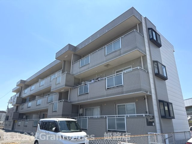 モアークレスト飾磨の外観