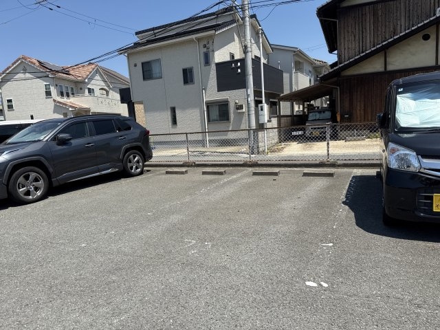 モアークレスト飾磨の駐車場