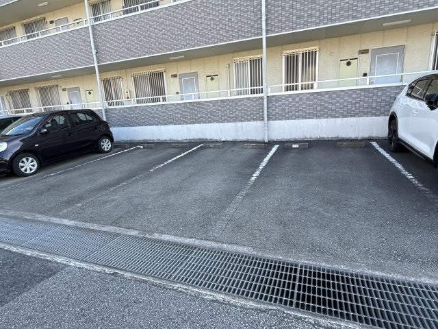 ロック雅の駐車場