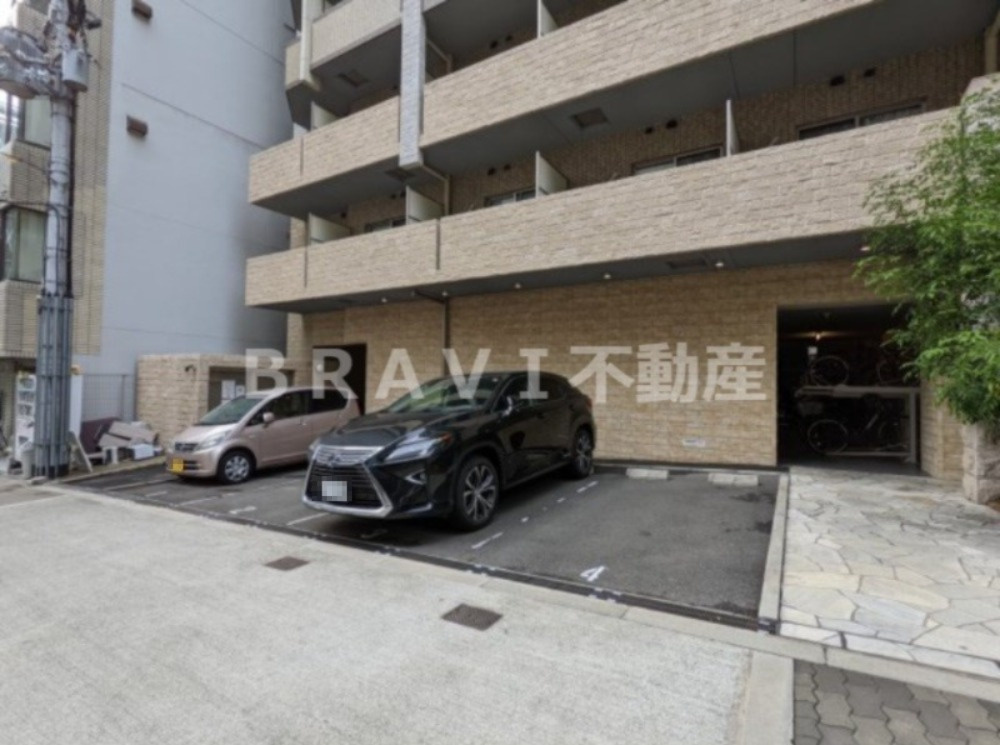 レオンコンフォート大手通 BRAVI不動産の駐車場|【レオンコンフォート大手通】駐車場