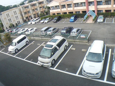 ★敷地内駐車場★（有料・要空き確認）
