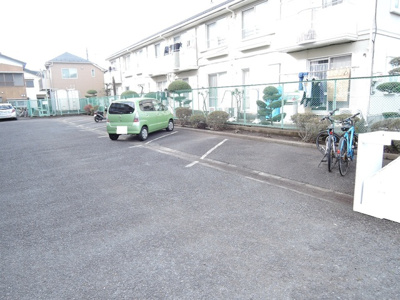 敷地内駐車場　要空確認