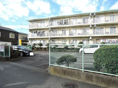 敷地内駐車場　要空確認