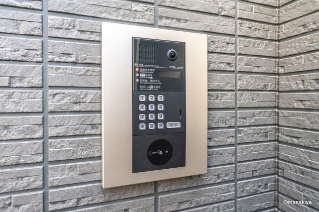 リヴェール中御所　Bのエントランス