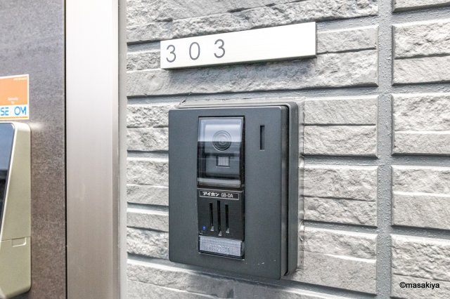 リヴェール中御所　Bのエントランス