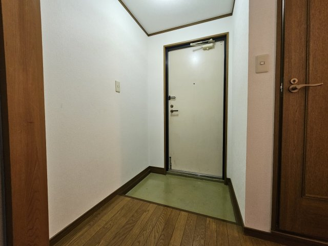 御影岡本ビルの玄関