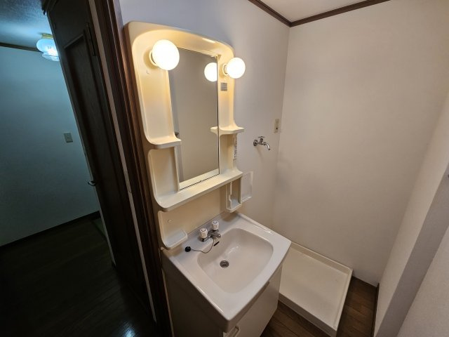 御影岡本ビルの洗面所