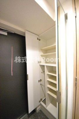 【玄関】 | プレサンス堺筋本町エグゼブラン | ゆったりとした玄関です