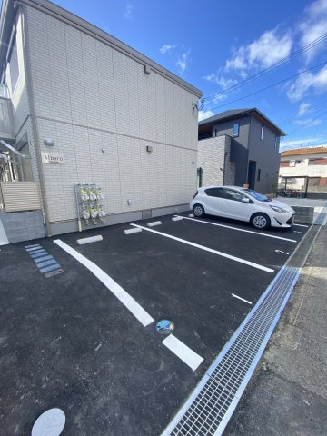 Alberoの駐車場