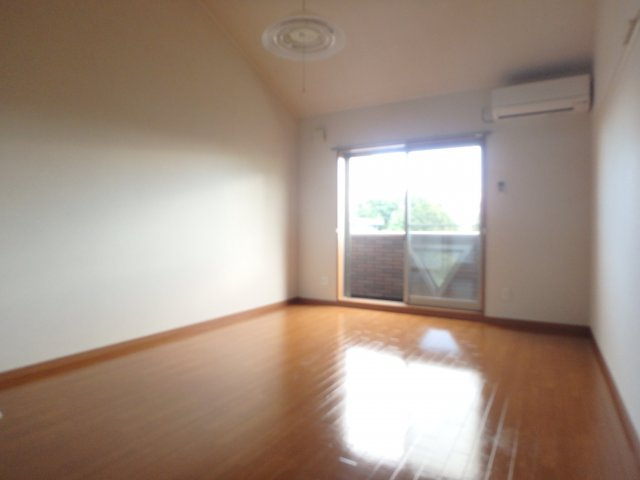 ドエール住吉C棟の居間・リビング