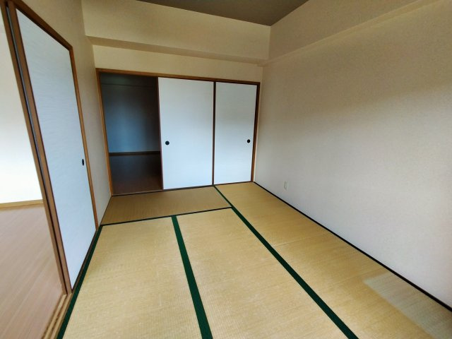 【寝室】 | フローリッシュ北田