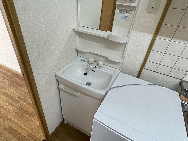【洗面所】 | アートプラザ124 | 独立洗面台があります（同物件別室写真です）