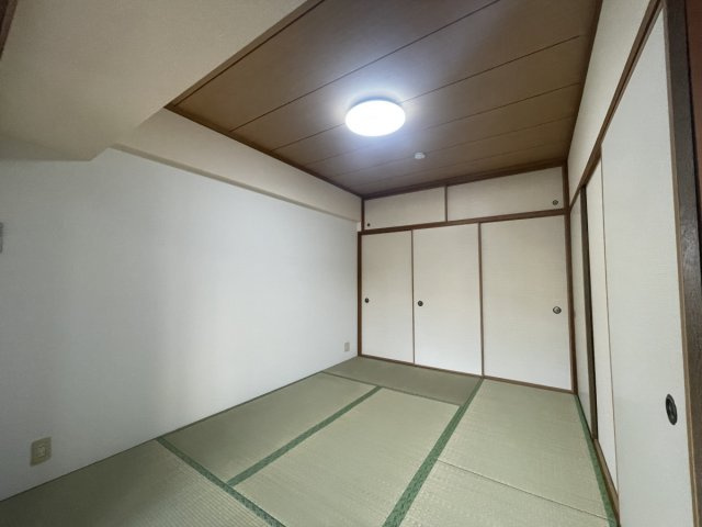 プラザハイツ二ツ屋F棟の寝室