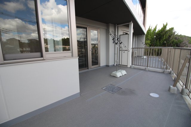 グランカーサ川崎生田のバルコニー|同じ間取りの違うお部屋の写真になります。