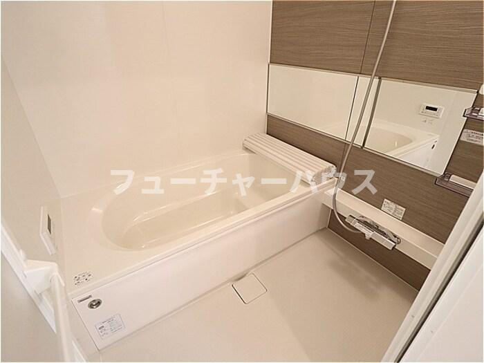 フォレスト新原の浴室