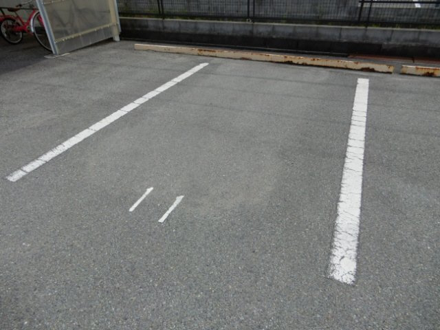 アーバン宮前の駐車場