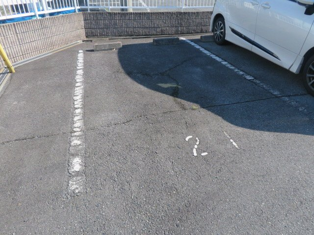 アベニュー御立Ａの駐車場