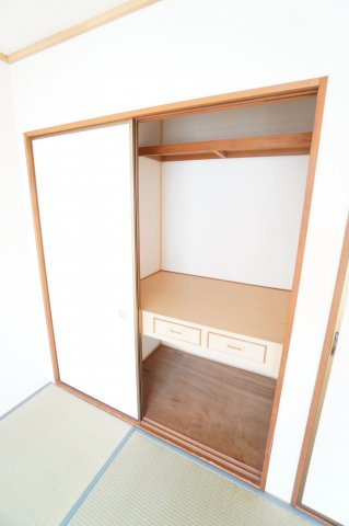 【収納】 | ヴィラモデルナB | ※同物件・反転タイプの写真です。