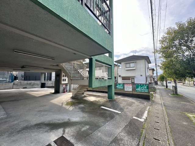 ハイツ北代のロビー