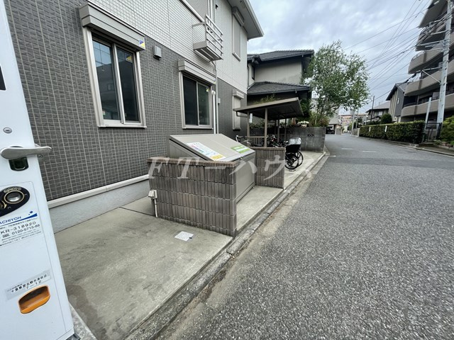 習志野市津田沼７丁目のアパートの駐車場