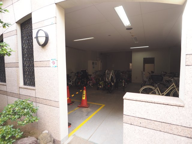 アーバンハイツ三晴バイク専用駐車場