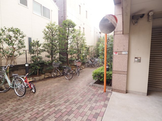 アーバンハイツ三晴バイク専用駐車場