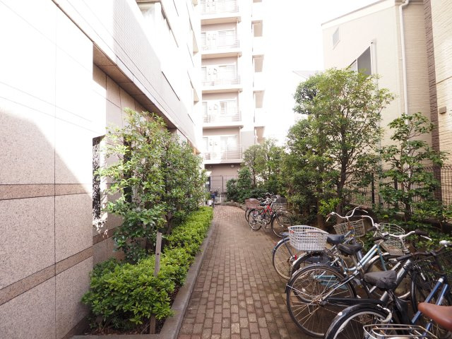 アーバンハイツ三晴バイク専用駐車場