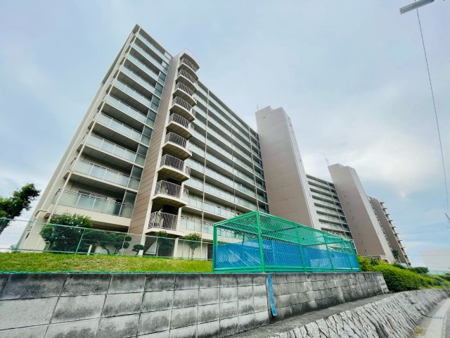 北須磨団地D１棟の外観