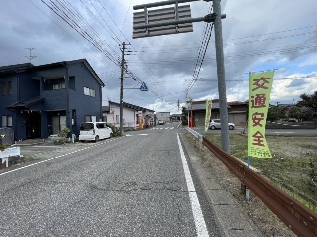 北区内島見　売地の前面道路含む現地写真