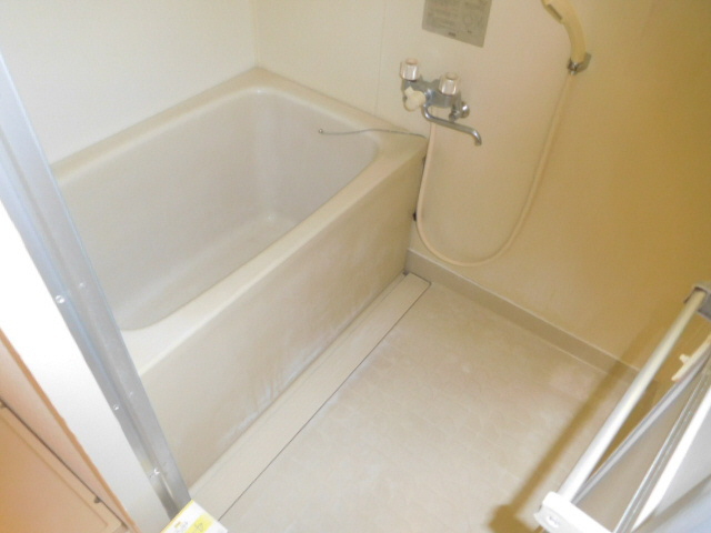 ぱすてる　めぞん　クレヨンの浴室