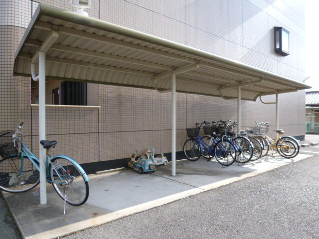 倉敷市宮前の賃貸マンションのその他共用部分|自転車置き場