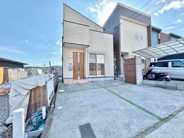 ２０１５年建築の築浅４ＬＤＫ■並列駐車２台可能■即入居ＯＫ■亀岡市篠町王子唐櫃越の外観|外観