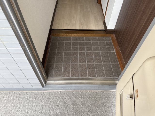 ハイライフ高砂の玄関