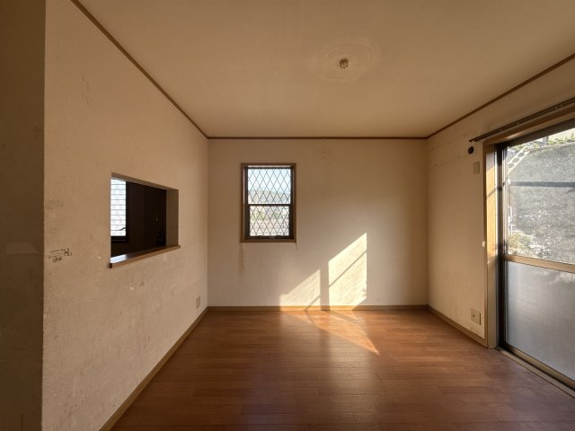 パディ飾磨　Ⅲ番館の居間・リビング