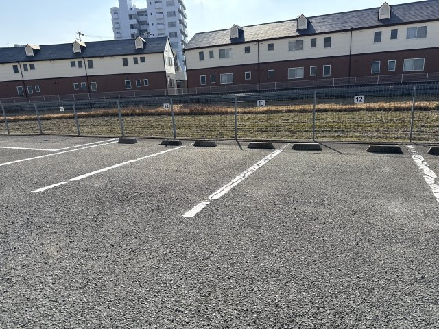 プライム英賀保の駐車場
