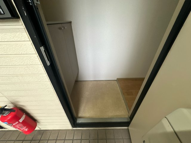 メゾンプランタニエールの玄関