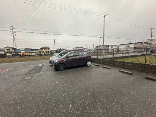 メゾンプランタニエールの駐車場
