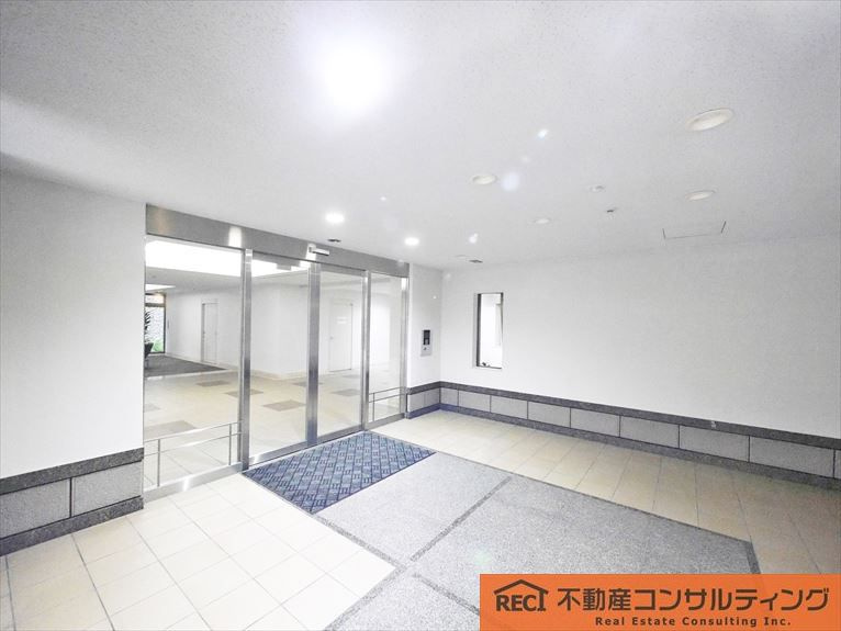 ロイヤルアーク芦屋の外観