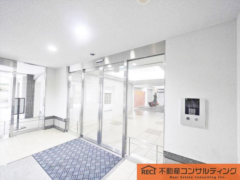 ロイヤルアーク芦屋の外観