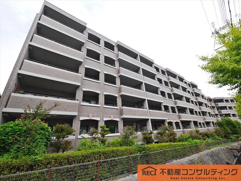 ロイヤルアーク芦屋の外観|オ－トロック付き