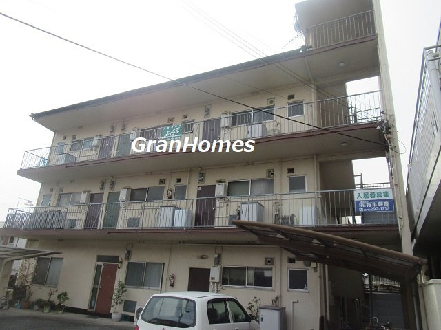 浦岡マンションの外観