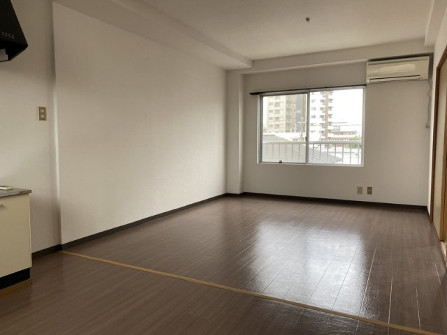 マンション鳩岡の居間・リビング